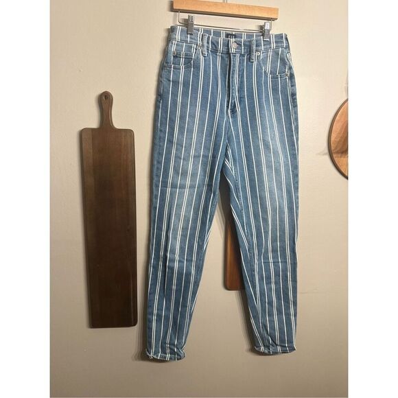 Gap Blue White Vertical Striped Flat Front Mom Jeans Light Wash Size 2/26 Tall - Picture 1 of 5